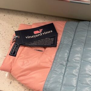 Vineyard Vines pet puffer jacket in palm beach color-size small